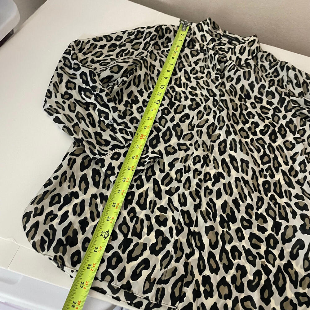 Theory Silk Blend Leopard Print, Button Down Blouse | Size Small |NWOT - Picture 6 of 8